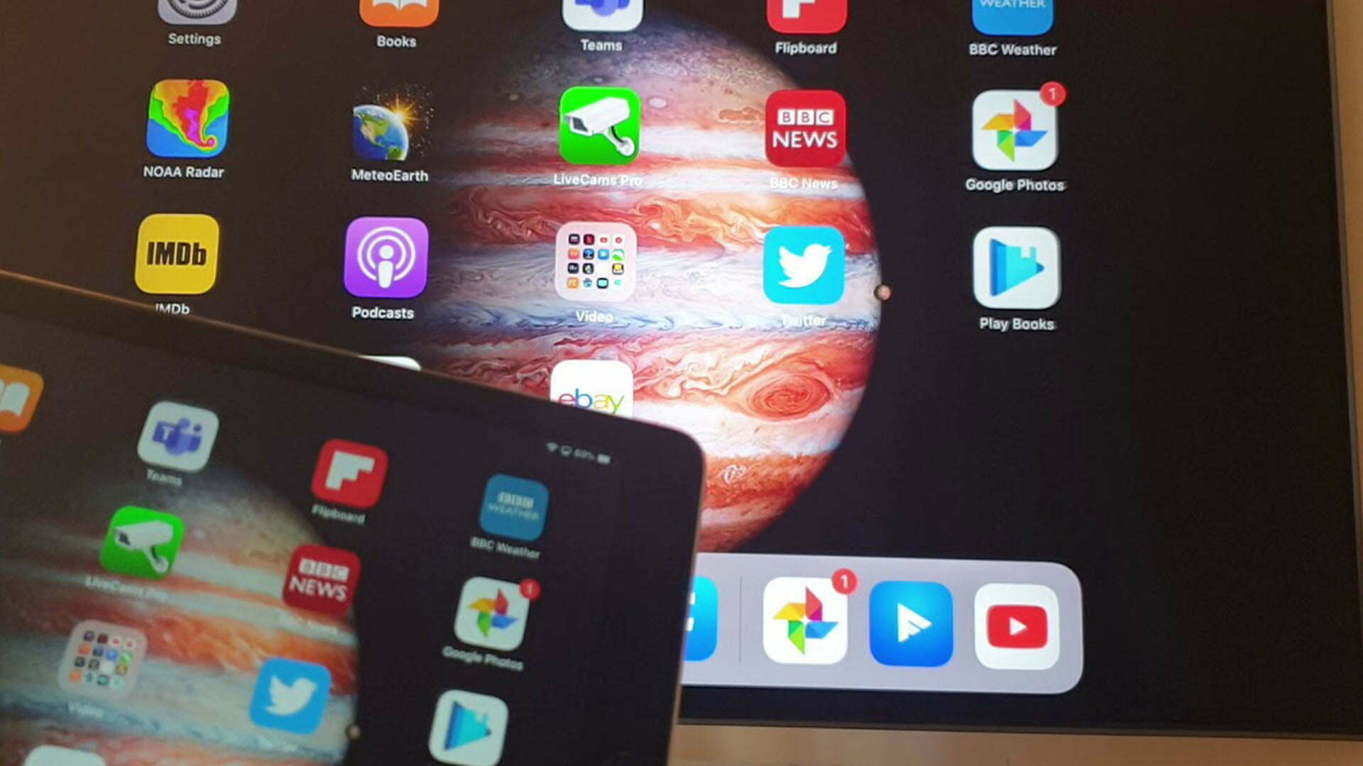 Как да свържем iPhone или iPad с телевизор?